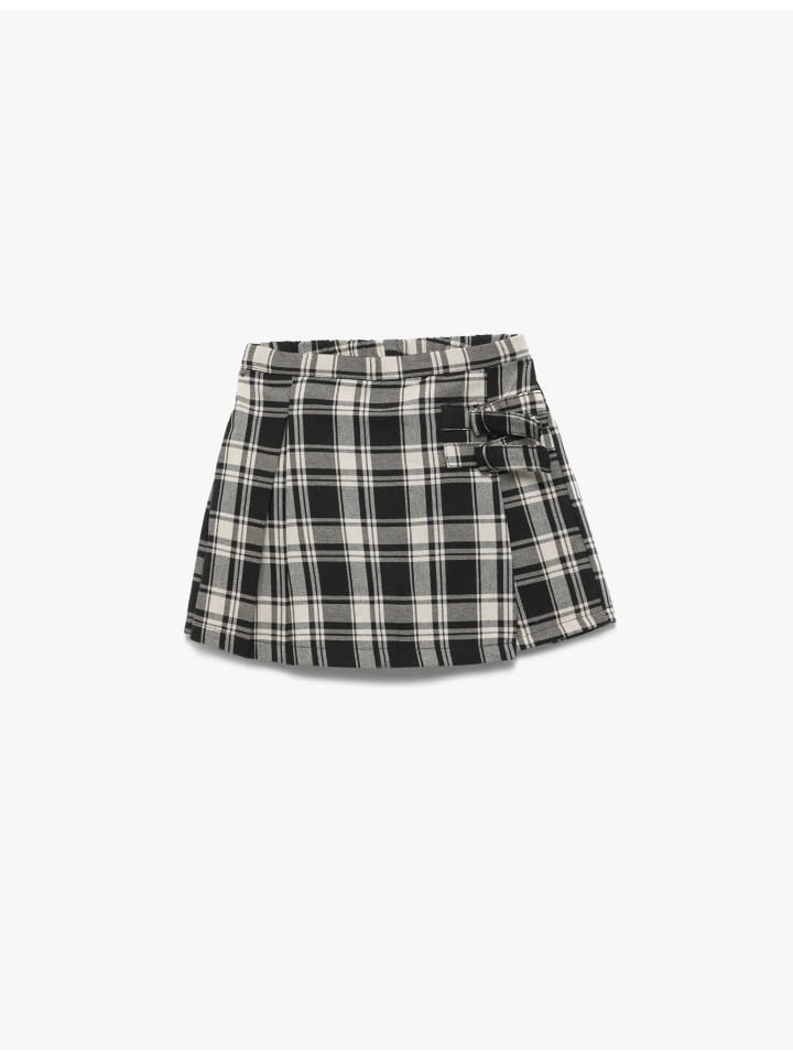 Черные клетчатые шорты KOTON
Черные клетчатые шорты KOTON