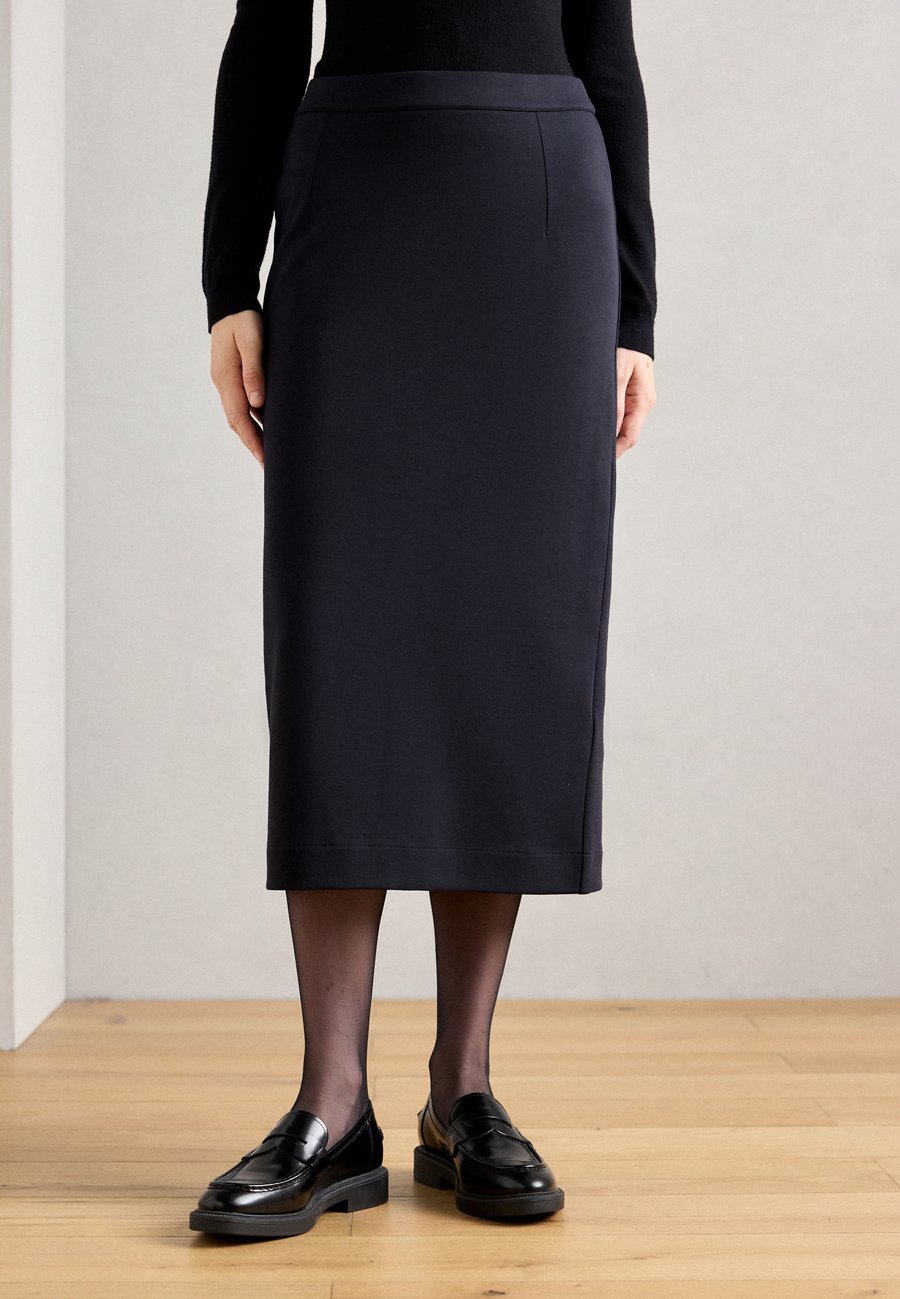 Юбка Marc O'Polo SKIRT MIDI LENGTH, Deep Night Blue/Dark Blue
Юбка Marc O'Polo SKIRT MIDI LENGTH, Deep Night Blue/Dark Blue
