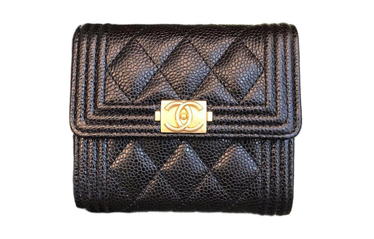 Chanel Маленький детский кошелек с клапаном, черный A80734
Chanel Маленький детский кошелек с клапаном, черный A80734