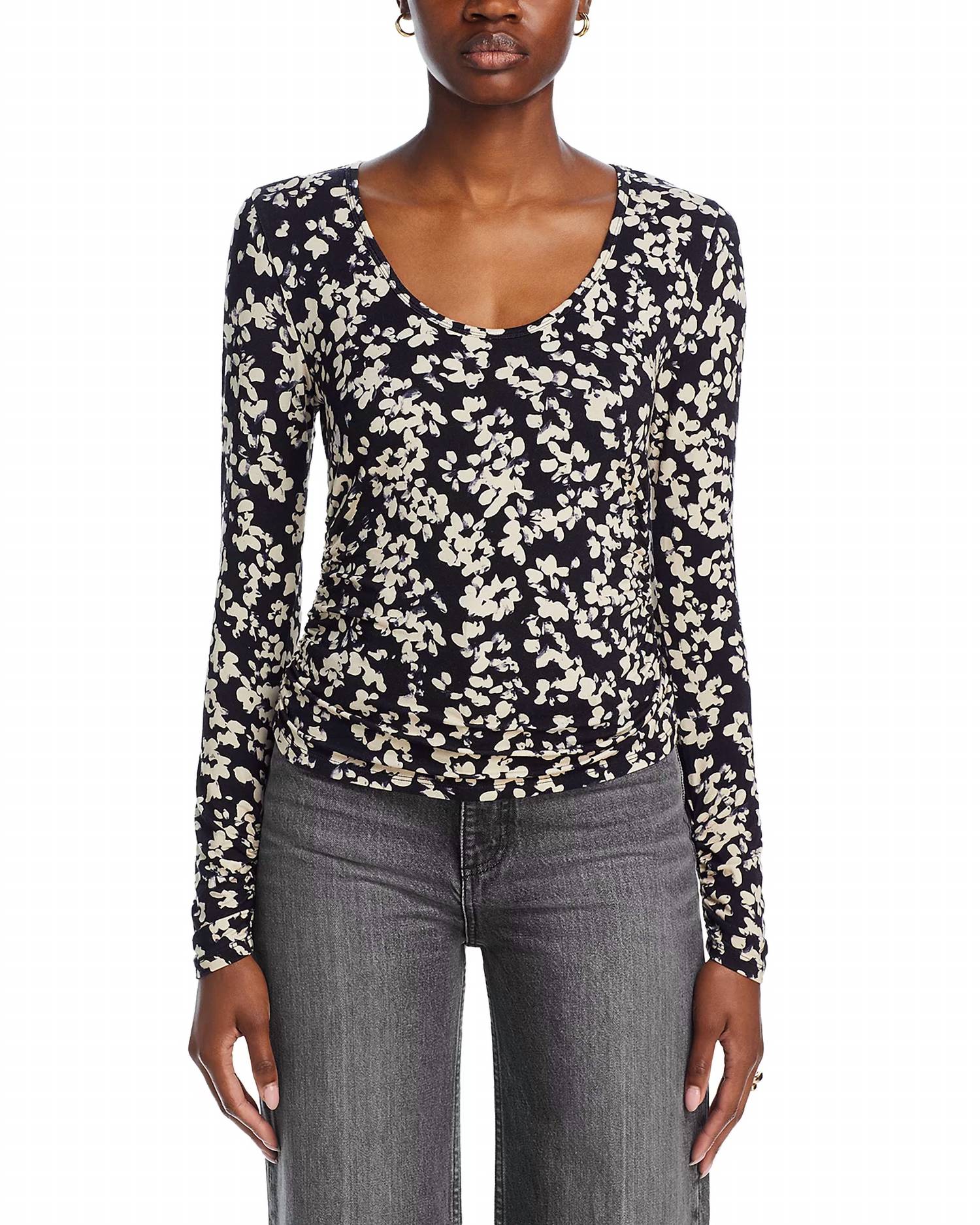 Топ с круглым вырезом и длинными рукавами, с мелким цветочным принтом черного цвета Bella Dahl
Топ с круглым вырезом и длинными рукавами, с мелким цветочным принтом черного цвета Bella Dahl