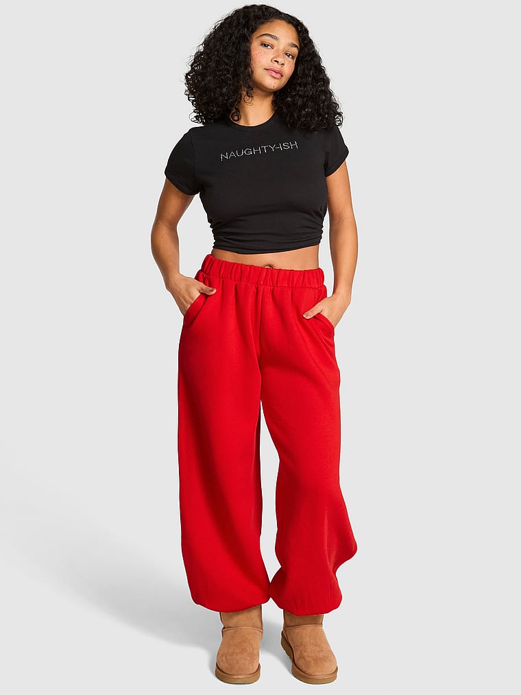 Спортивные брюки свободного кроя из флиса Ivy Pink, bright vermillion
Спортивные брюки свободного кроя из флиса Ivy Pink, bright vermillion