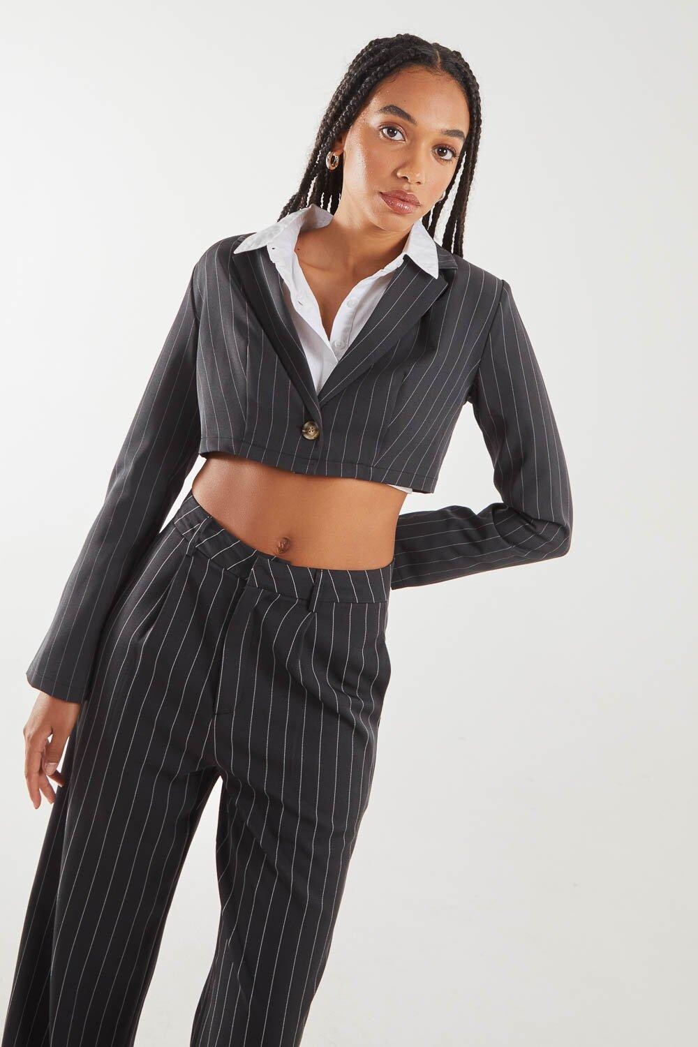 Укороченный пиджак в тонкую полоску Pink Vanilla, серый
Укороченный пиджак в тонкую полоску Pink Vanilla, серый