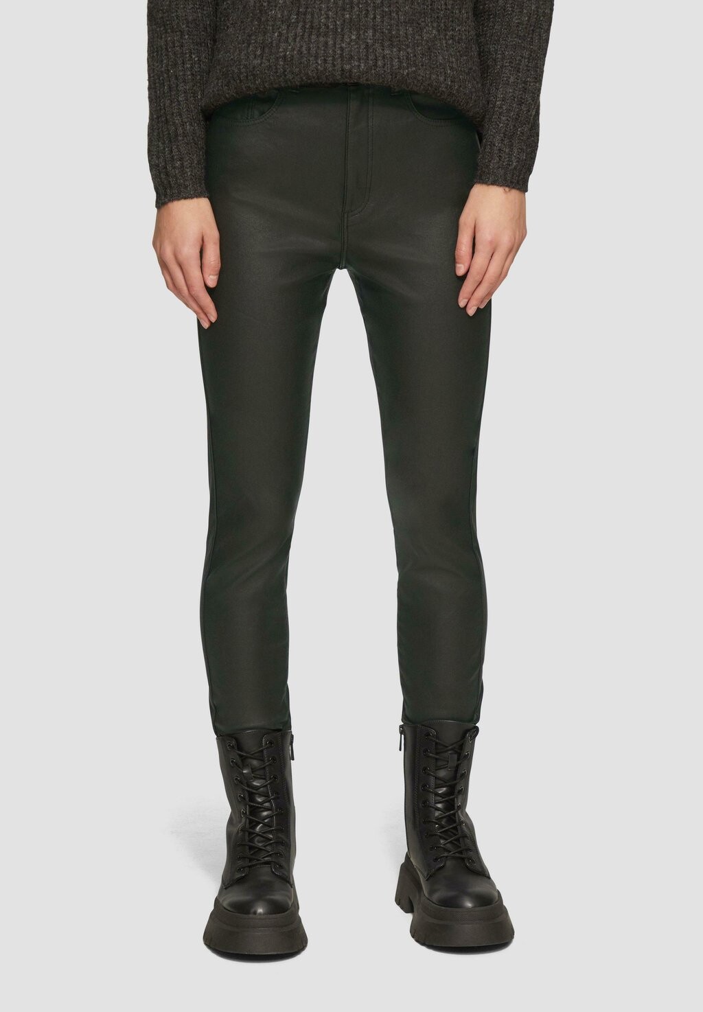 Брюки QS, черный
Брюки QS, черный