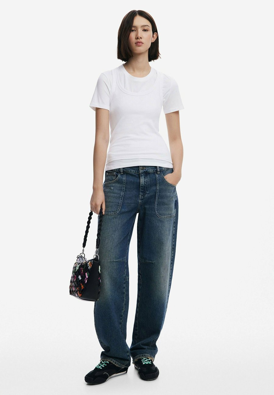 Сумка Desigual Handbag, Black
Сумка Desigual Handbag, Black