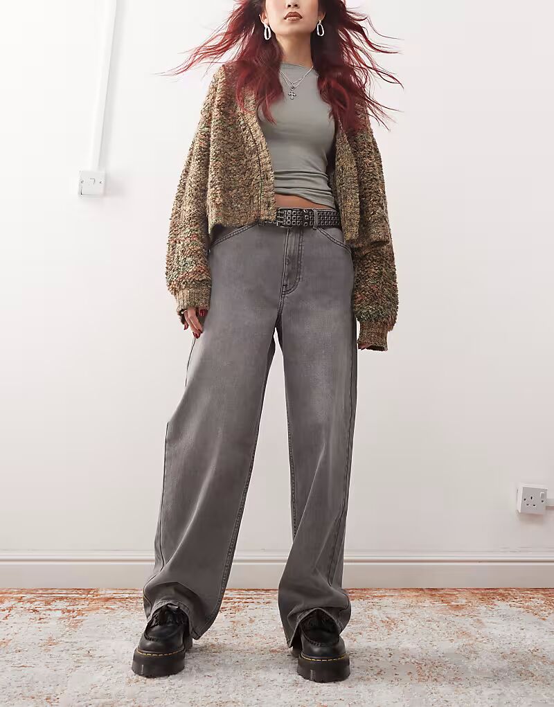 Реставрированные винтажные мешковатые джинсы с низкой посадкой в цвете стираного угля Reclaimed Vintage
Реставрированные винтажные мешковатые джинсы с низкой посадкой в цвете стираного угля Reclaimed Vintage