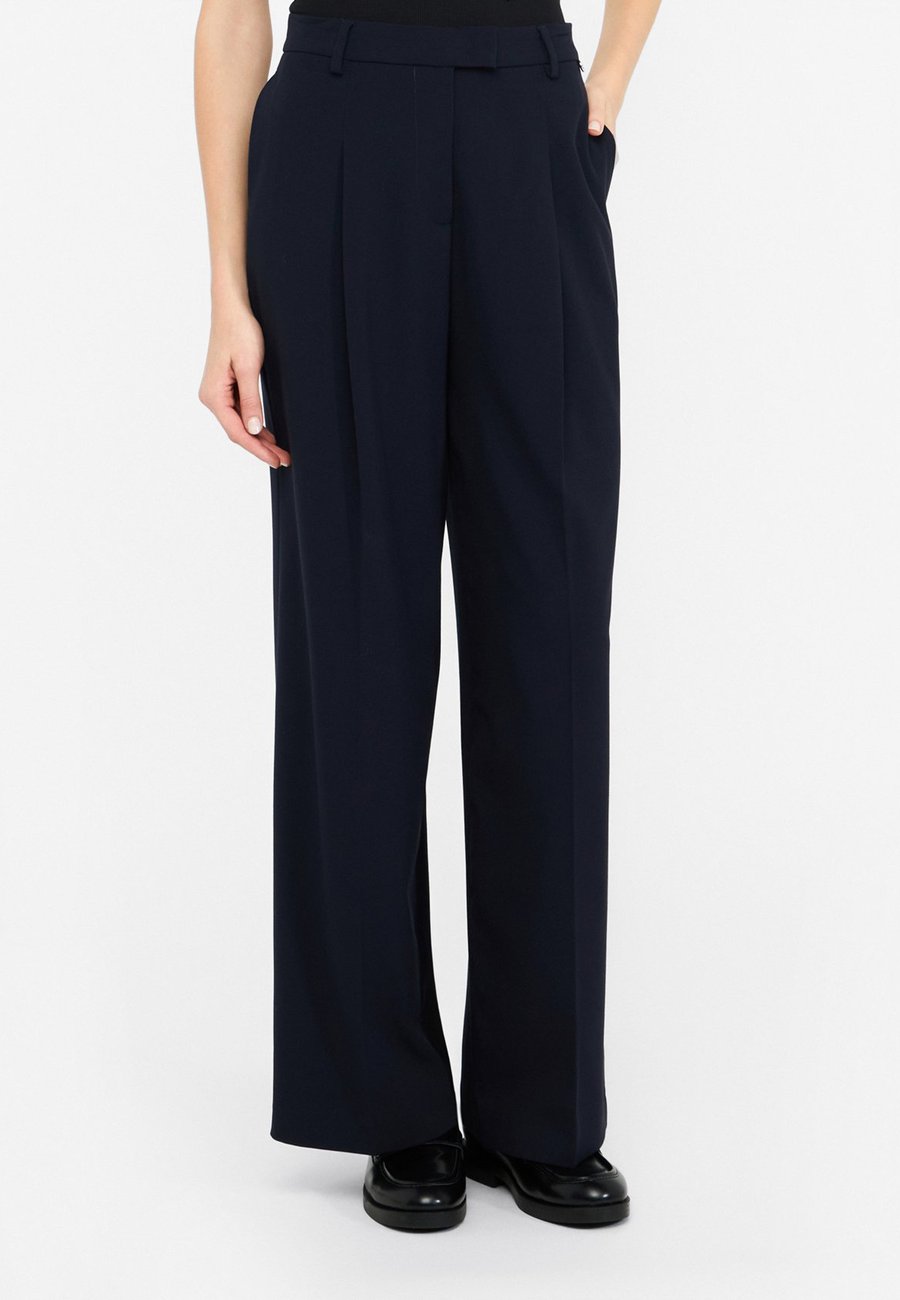 Брюки LIU JO A PALAZZO , Blu Scuro/Dark Blue
Брюки LIU JO A PALAZZO , Blu Scuro/Dark Blue