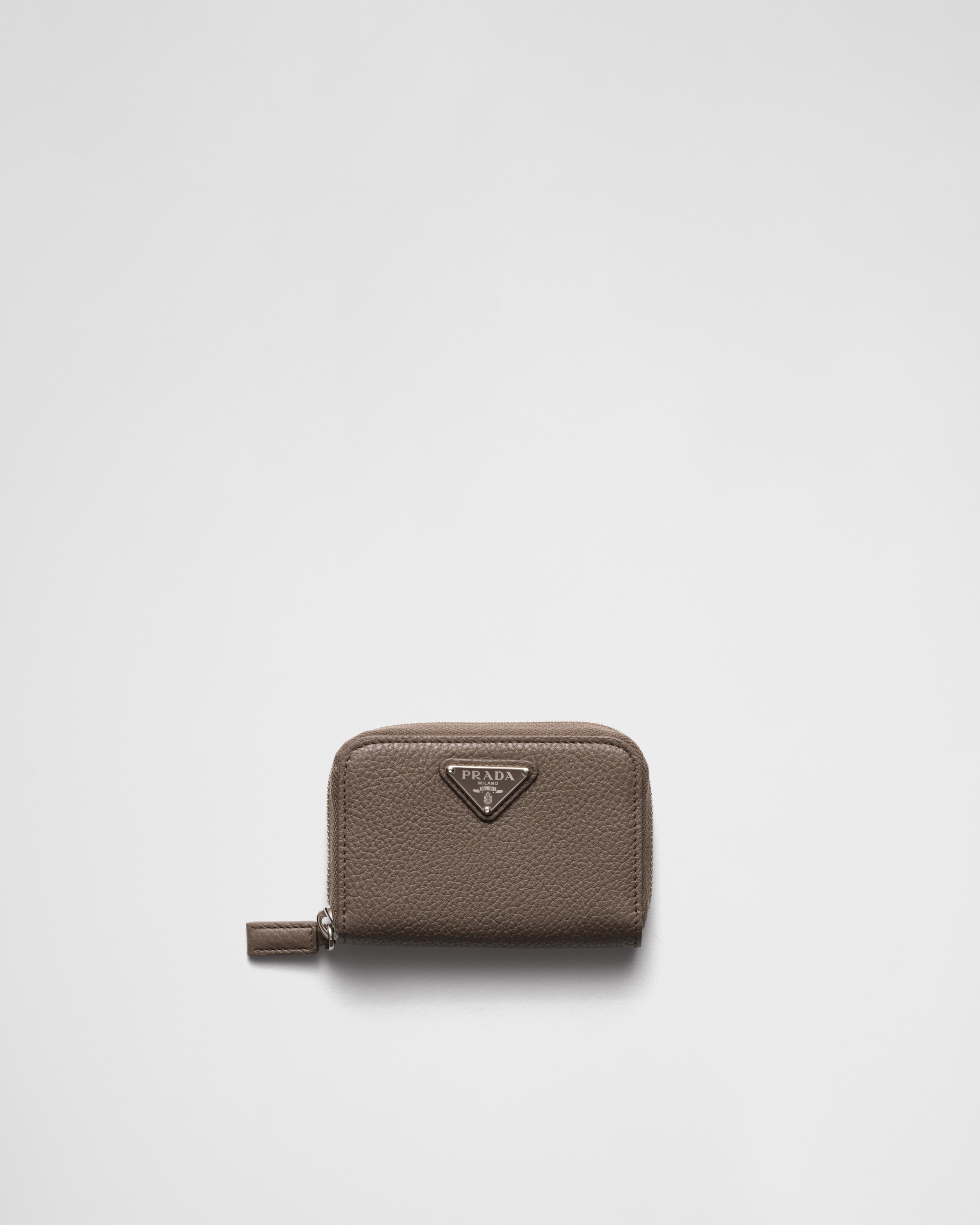 Кожаный монетник Prada, бамбуковый серый
Кожаный монетник Prada, бамбуковый серый