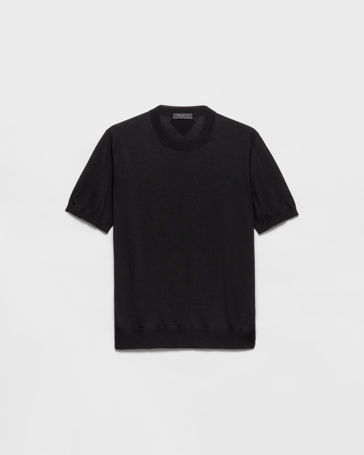 Шелковый свитер с круглым вырезом Prada, черный
Шелковый свитер с круглым вырезом Prada, черный