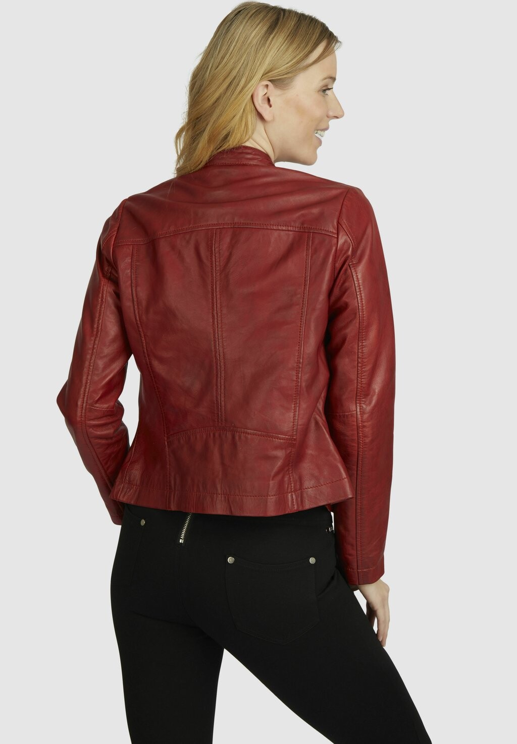 Кожаная куртка bugatti, темно-красный
Кожаная куртка bugatti, темно-красный