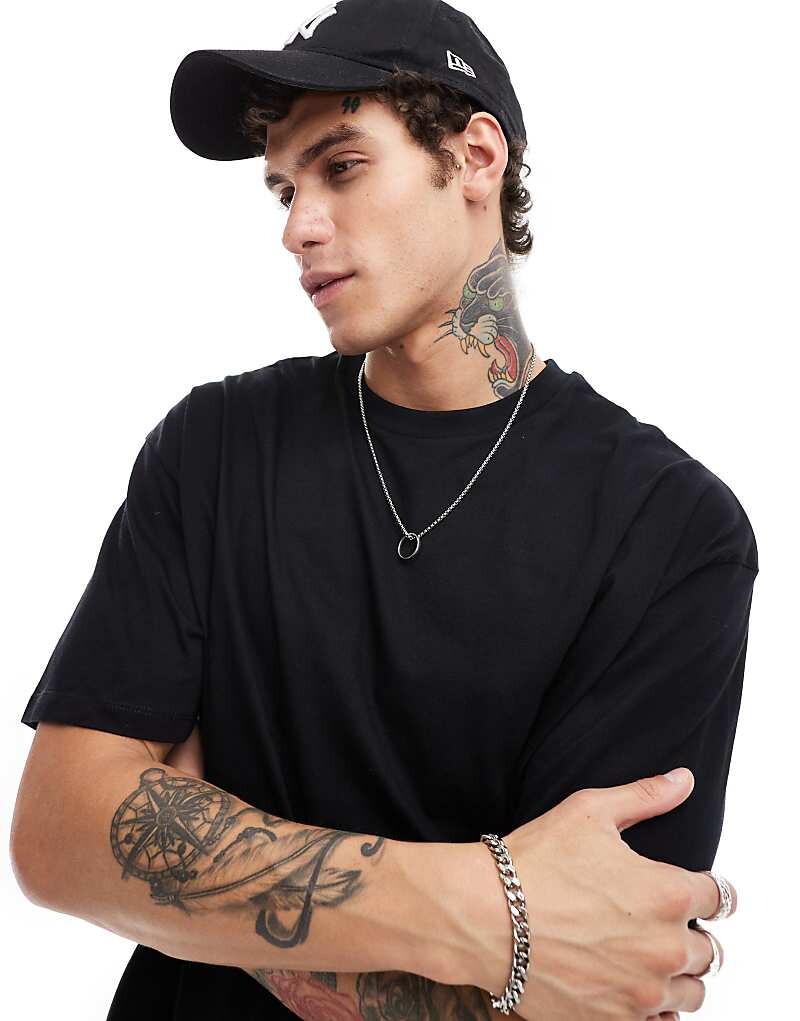 Черная оверсайз-футболка ASOS DESIGN Essential
Черная оверсайз-футболка ASOS DESIGN Essential