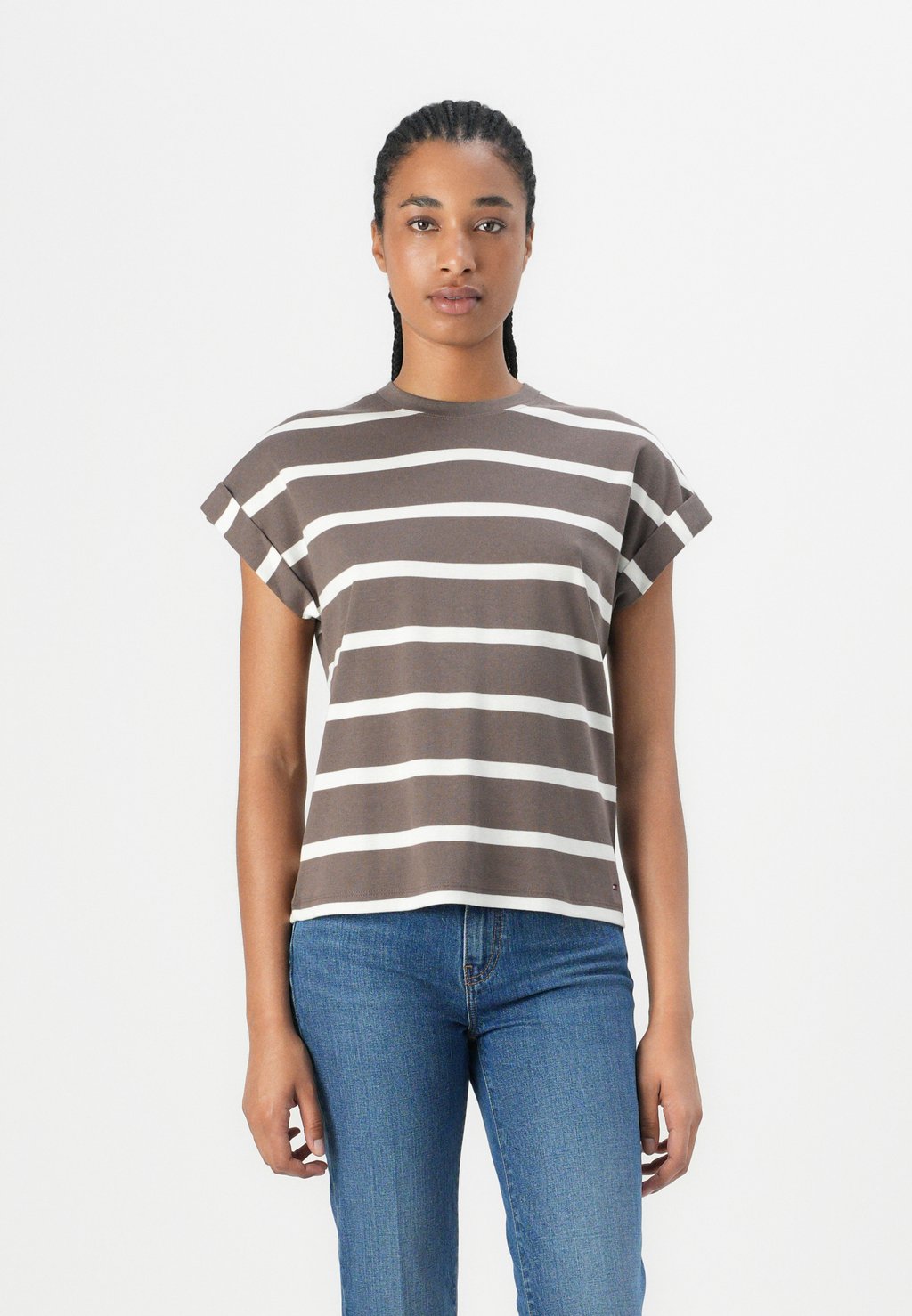 Футболка с принтом GOLD BUTTON TEE Tommy Hilfiger, коричневый
Футболка с принтом GOLD BUTTON TEE Tommy Hilfiger, коричневый