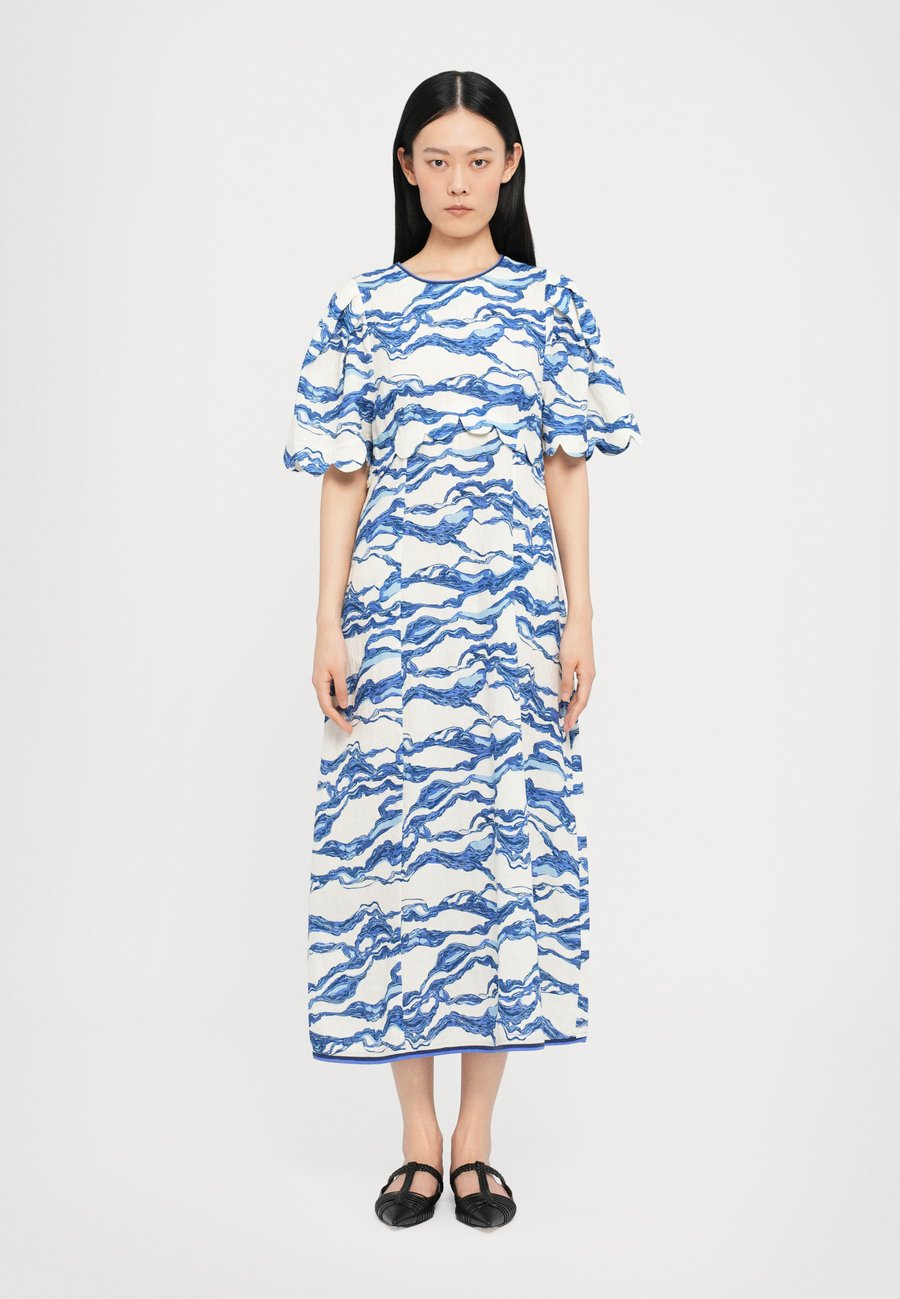 Платье Hofmann Copenhagen NERINA, Sea Blue Print/Light Blue
Платье Hofmann Copenhagen NERINA, Sea Blue Print/Light Blue