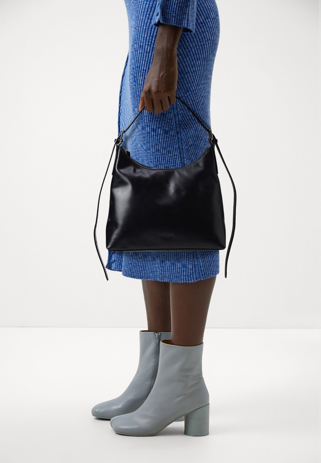 Сумка BARI Vagabond, цвет black
Сумка BARI Vagabond, цвет black