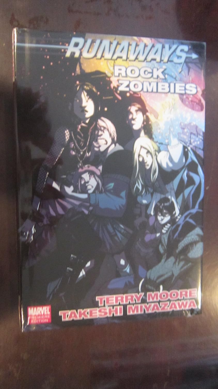 Runaways: Rock Zombies by Takeshi Miyazawa Terry Moore (2008-05-03) (Marvel)
Runaways: Rock Zombies by Takeshi Miyazawa Terry Moore (2008-05-03) (Marvel)
