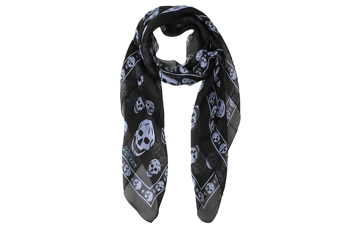Шарф с принтом черепа Alexander McQueen
Шарф с принтом черепа Alexander McQueen