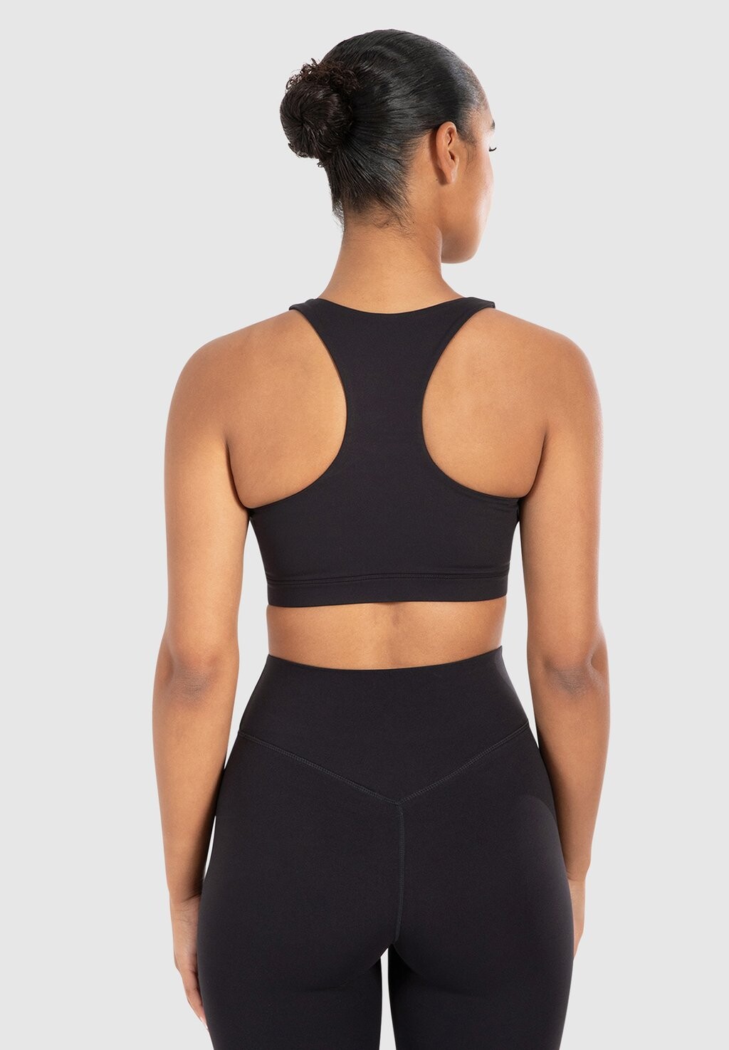 Спортивный бюстгальтер средней поддержки MARIE Smilodox, черный
Спортивный бюстгальтер средней поддержки MARIE Smilodox, черный