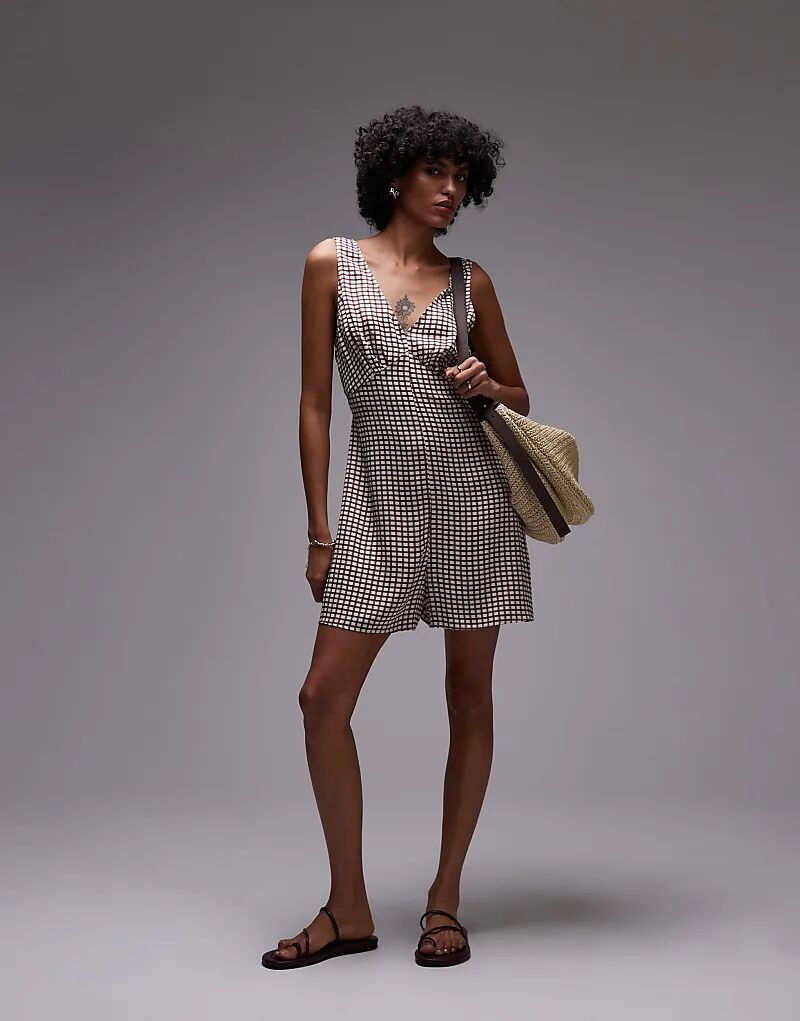 Атласный комбинезон Topshop с V-образным вырезом в мелкую коричневую клетку
Атласный комбинезон Topshop с V-образным вырезом в мелкую коричневую клетку