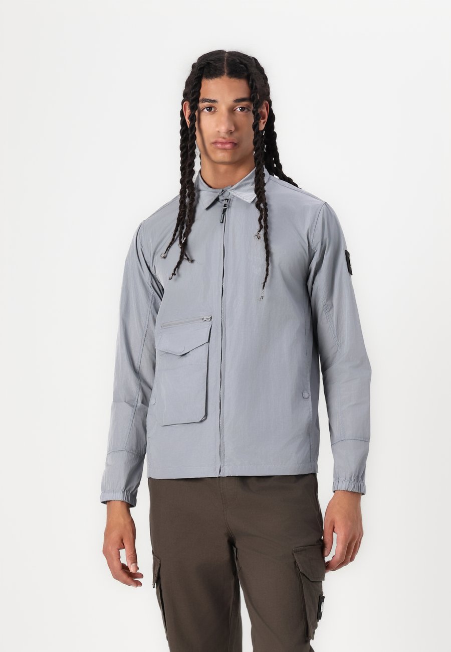 Куртка Weekend Offender VINNIE, Smokey/Grey
Куртка Weekend Offender VINNIE, Smokey/Grey