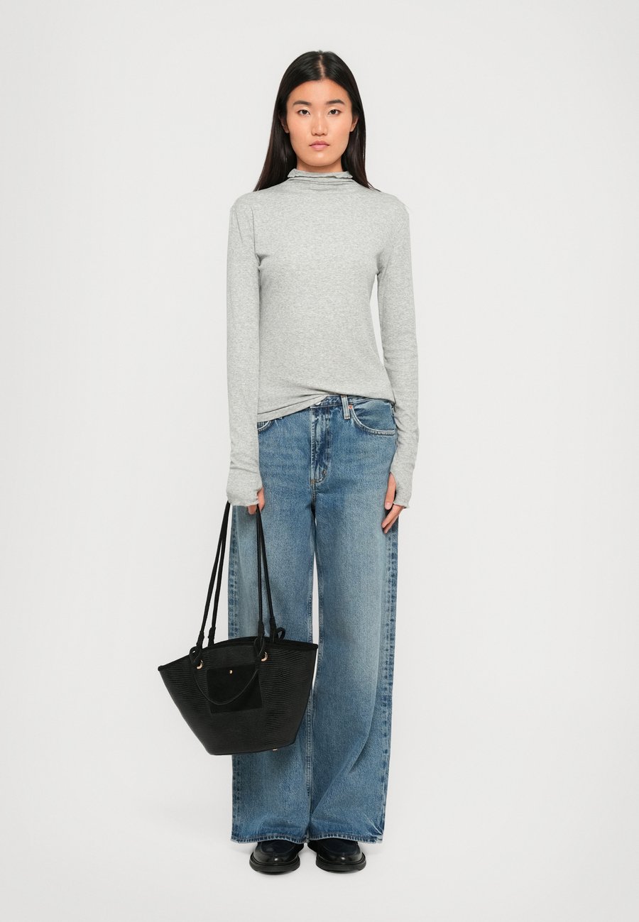 Сумка Maradji SMALL PALAS, Noir/Black
Сумка Maradji SMALL PALAS, Noir/Black