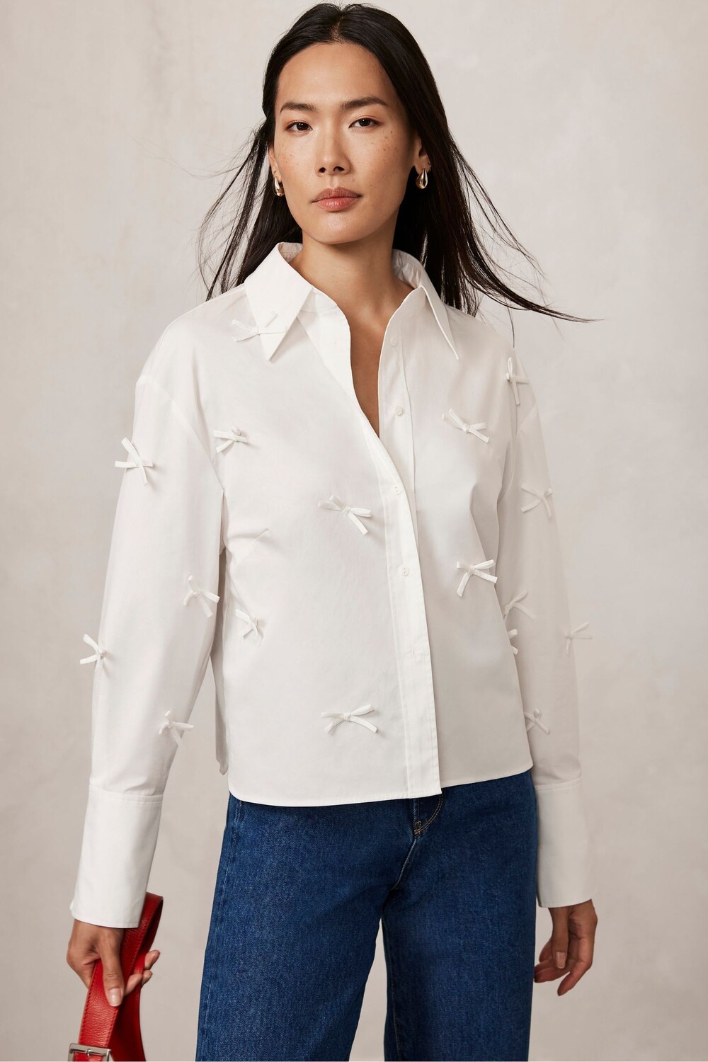 Рубашка из 100% хлопка с бантом Mint Velvet, белый
Рубашка из 100% хлопка с бантом Mint Velvet, белый