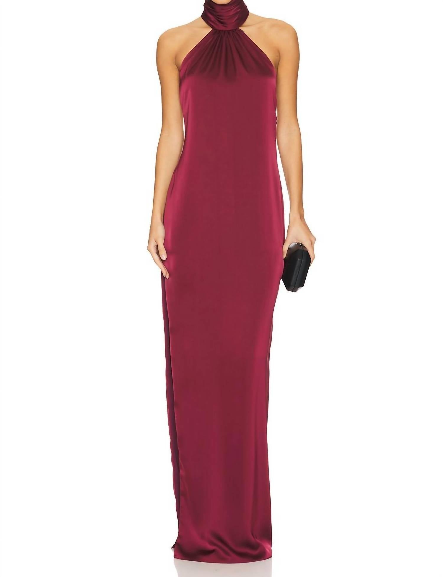 Сидит платье макси в бордовом цвете Katie may
Сидит платье макси в бордовом цвете Katie may