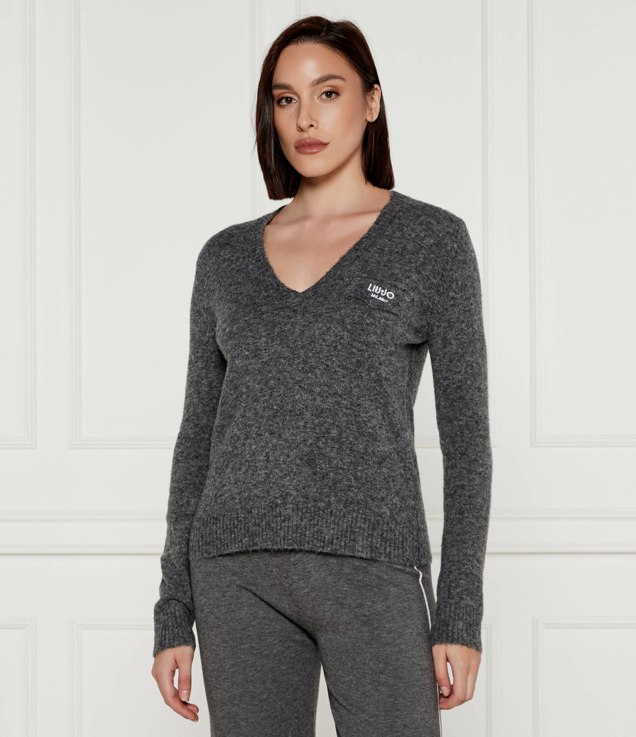 Свитер Liu Jo Regular Fit, серый
Свитер Liu Jo Regular Fit, серый