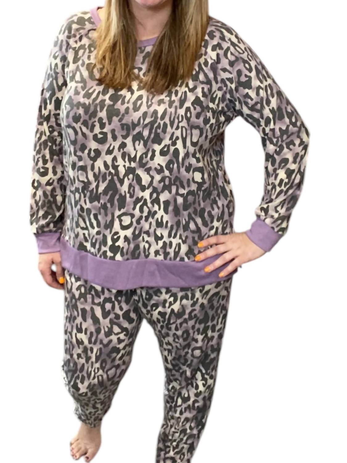 Леопардовый комплект для гостиной в фиолетовом цвете honeyme
Леопардовый комплект для гостиной в фиолетовом цвете honeyme