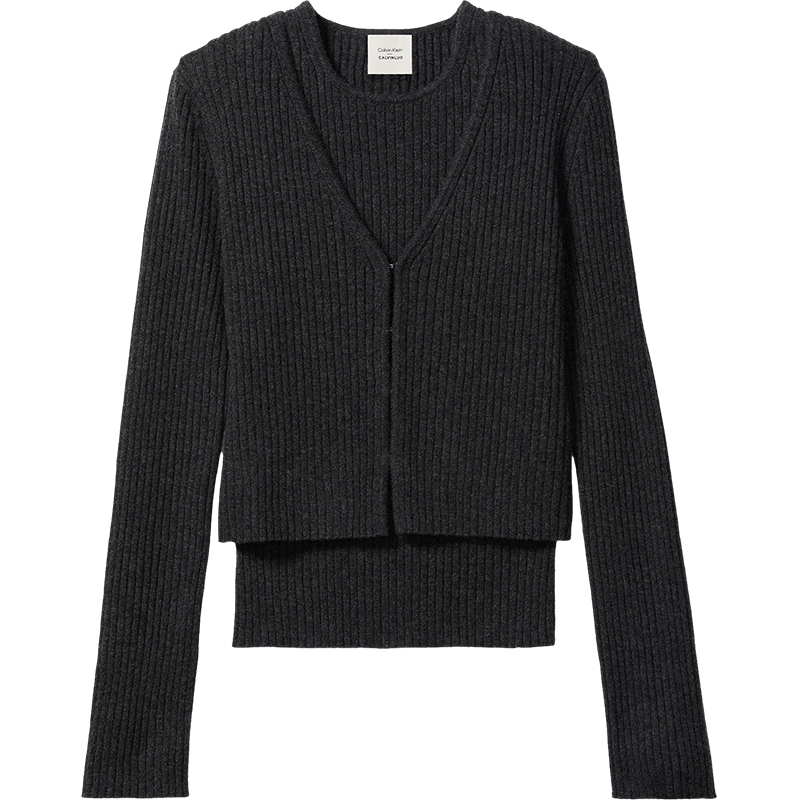 Повседневный женский костюм Calvin Klein
Повседневный женский костюм Calvin Klein