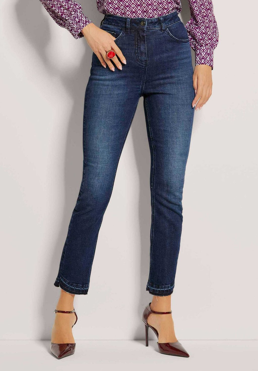 Джинсы облегающего кроя MADELEINE, синий
Джинсы облегающего кроя MADELEINE, синий