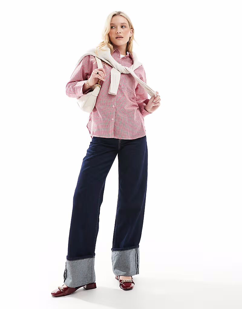 ЕДИНСТВЕННАЯ рубашка бойфренда в красную клетку
ЕДИНСТВЕННАЯ рубашка бойфренда в красную клетку