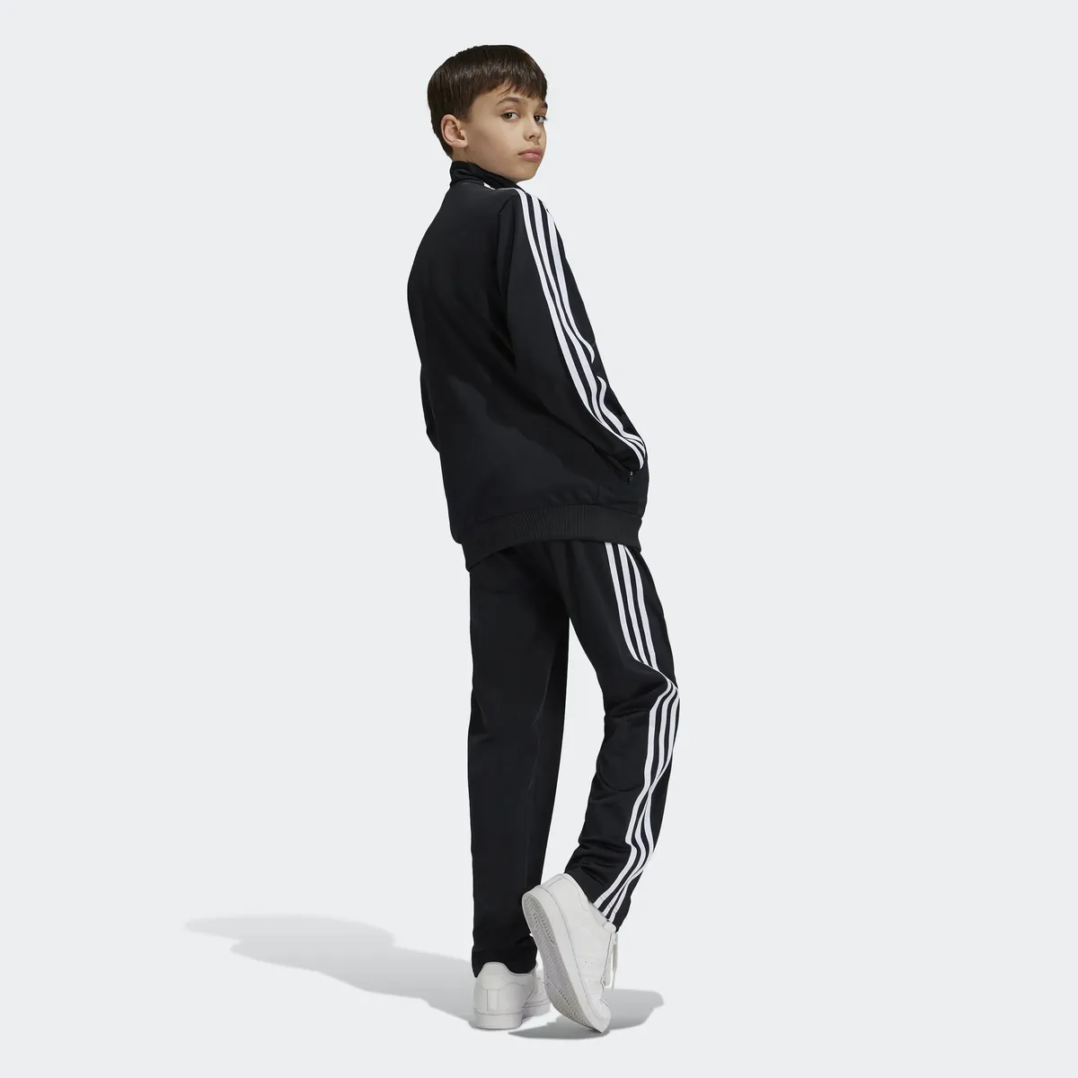 Спортивные брюки Adidas Originals "FIREBIRD PANTS" (1 шт.), черный
Спортивные брюки Adidas Originals "FIREBIRD PANTS" (1 шт.), черный