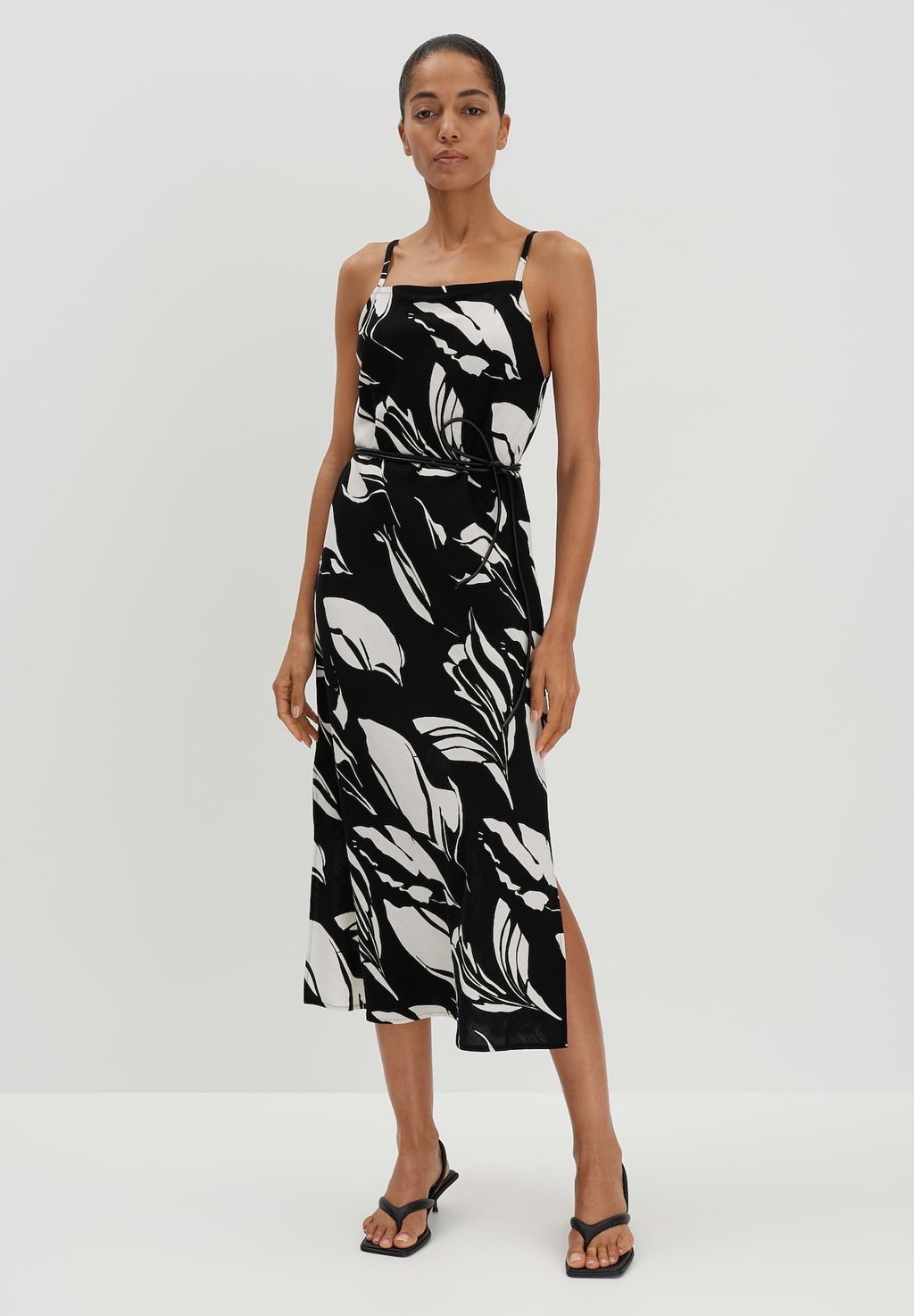 Повседневное платье QUALEZA FLORAL someday., черный
Повседневное платье QUALEZA FLORAL someday., черный