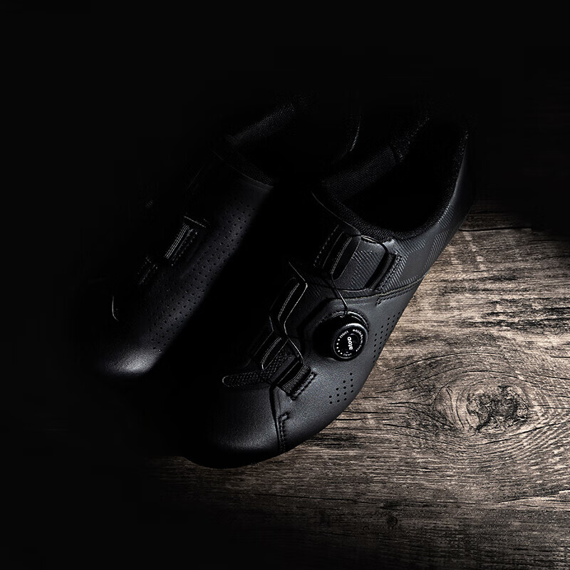 Велосипедные туфли Santic Sendike с замком 42, черный
Велосипедные туфли Santic Sendike с замком 42, черный