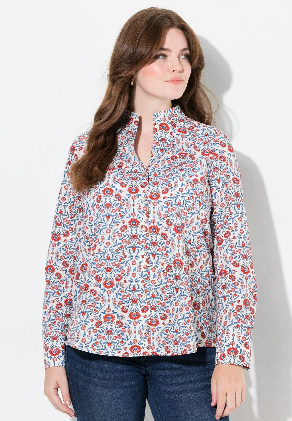 Блузка на пуговицах COUNTRY FLORAL GOBLET Ulla Popken, красный
Блузка на пуговицах COUNTRY FLORAL GOBLET Ulla Popken, красный