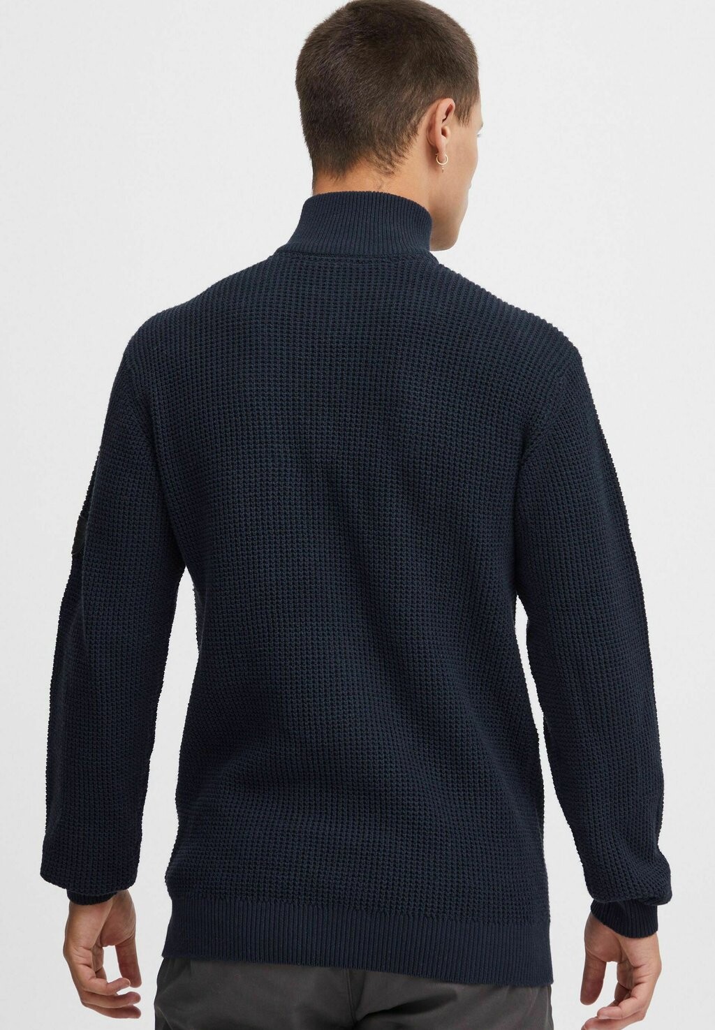 Джемпер IDREVILLAN INDICODE JEANS, темно-синий
Джемпер IDREVILLAN INDICODE JEANS, темно-синий