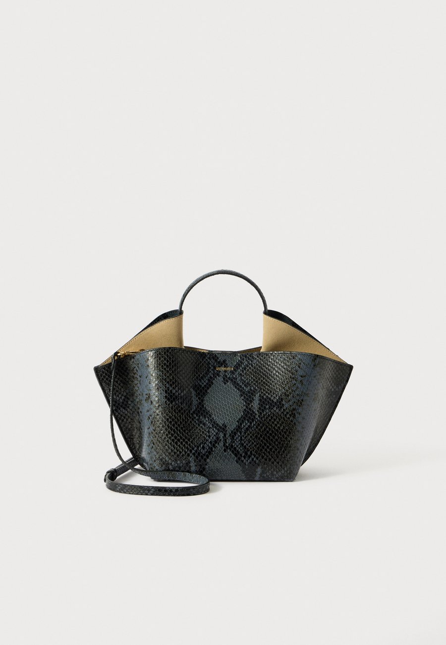 Сумка Ree Projects ANN TOTE MINI, Blue/Black/Black
Сумка Ree Projects ANN TOTE MINI, Blue/Black/Black