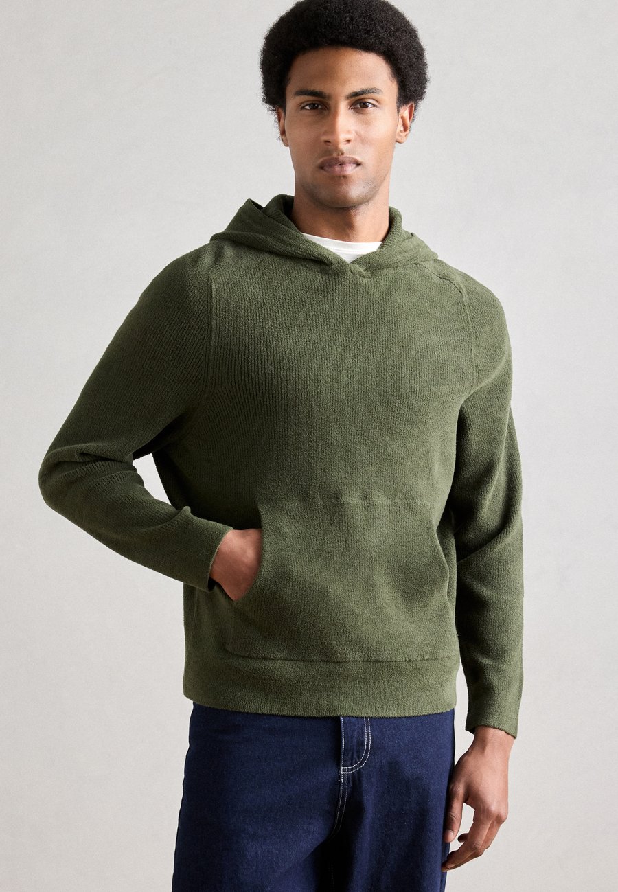 Худи Marc O'Polo DENIM PULLOVER LONGSLEEVE HODDIE, Swamp Green/Evergreen
Худи Marc O'Polo DENIM PULLOVER LONGSLEEVE HODDIE, Swamp Green/Evergreen