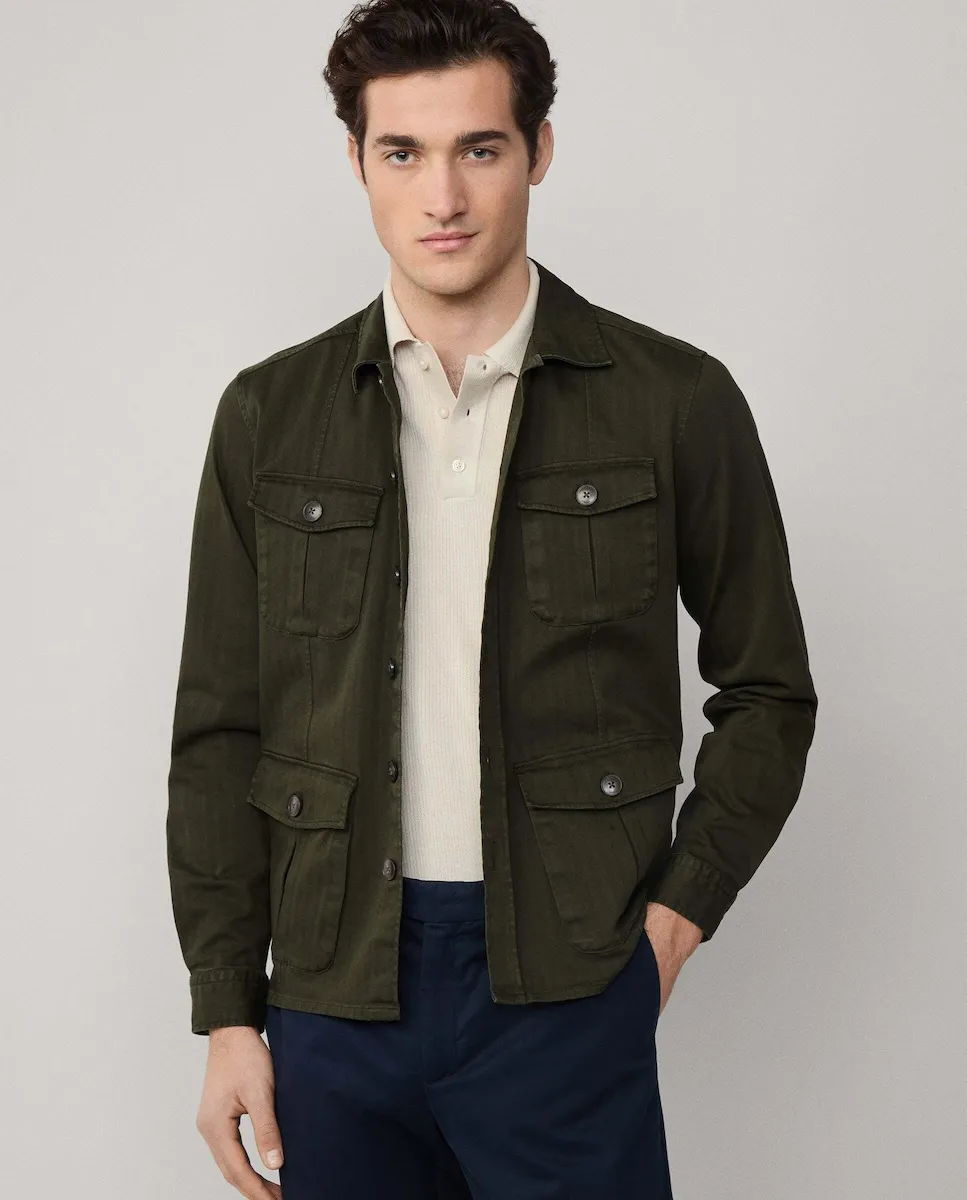 Мужская рубашка-овершейт, окрашенная в изделии, с 4 карманами Hackett, военный зеленый
Мужская рубашка-овершейт, окрашенная в изделии, с 4 карманами Hackett, военный зеленый