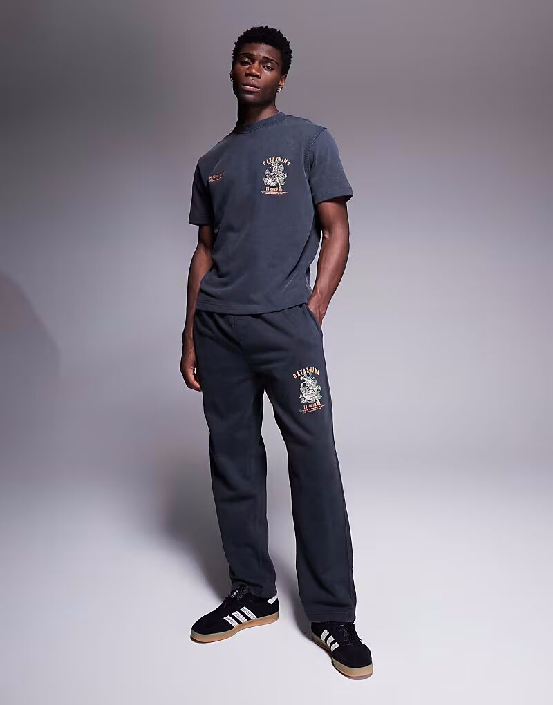 Спортивные брюки River Island с открытым подолом, цвет: черный.
Спортивные брюки River Island с открытым подолом, цвет: черный.