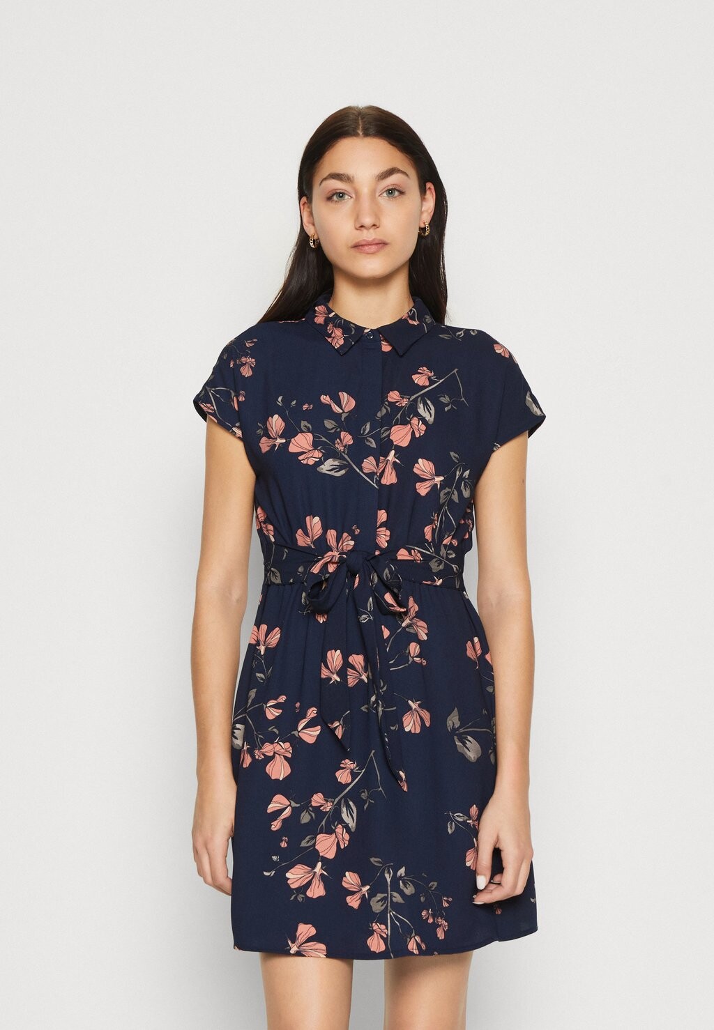 Платье-рубашка Vero Moda
Платье-рубашка Vero Moda