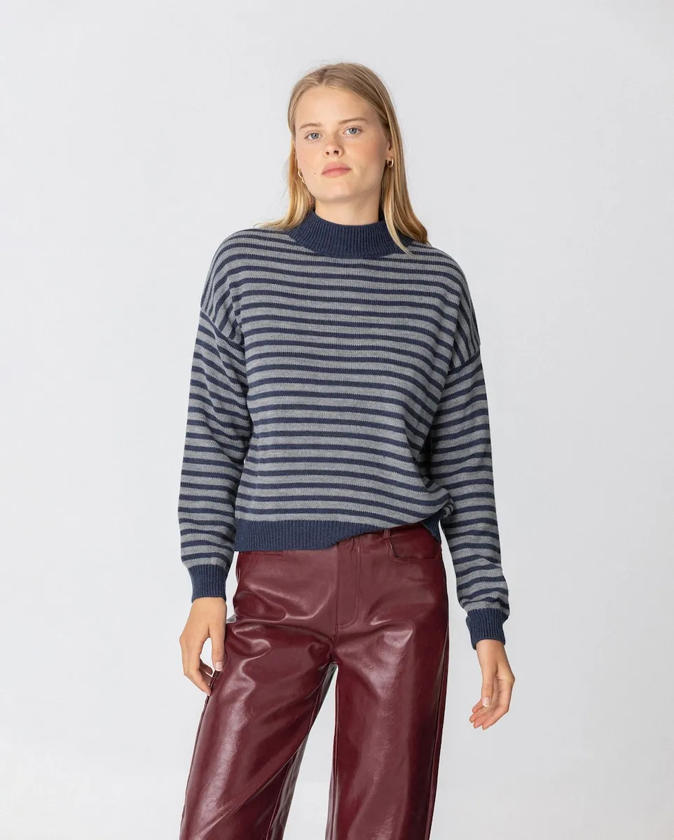 Женский джемпер в полоску Noon, синий/серый
Женский джемпер в полоску Noon, синий/серый
