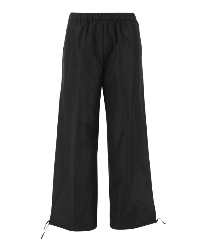 Нейлоновые спортивные штаны с широкими штанинами, темно-синие. Aspesi, черный
Нейлоновые спортивные штаны с широкими штанинами, темно-синие. Aspesi, черный