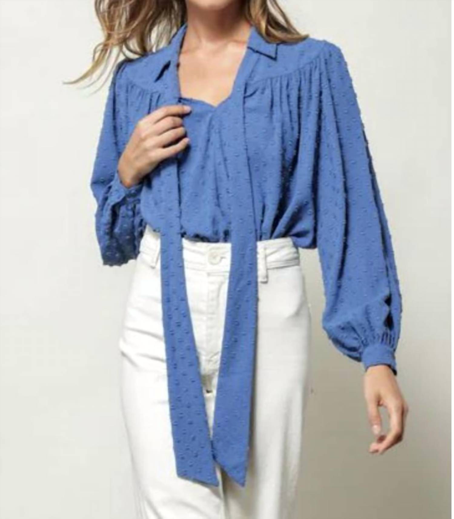 Блуза Skylar в синем цвете line and dot
Блуза Skylar в синем цвете line and dot