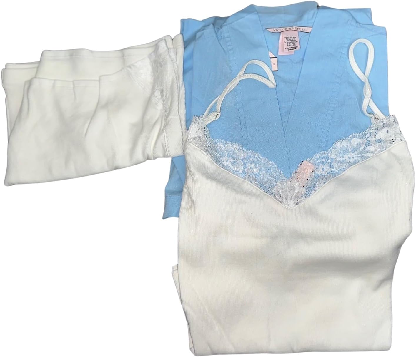 Victoria's Secret женский комплект из 3 предметов: халат, ками и шорты, Multi Color
Victoria's Secret женский комплект из 3 предметов: халат, ками и шорты, Multi Color