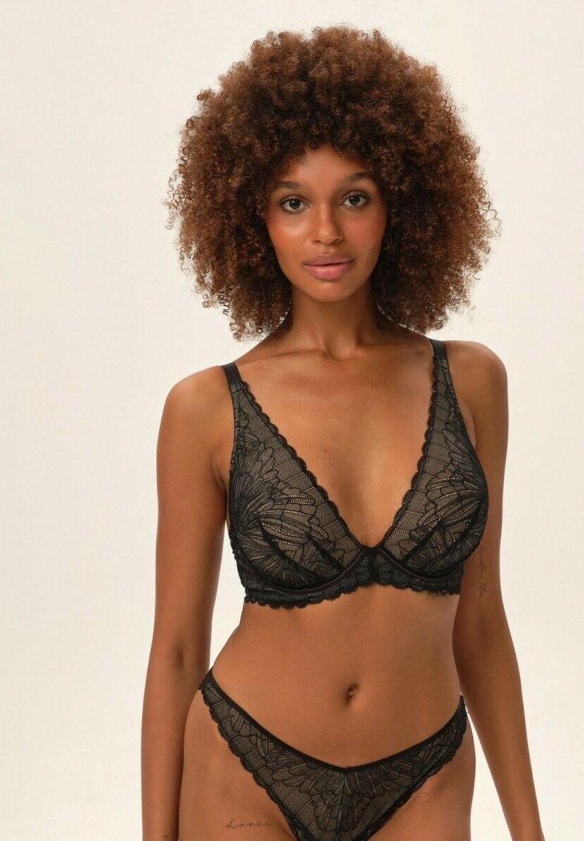 Бюстгальтер на косточках OPRAH ESOTIQ, черный
Бюстгальтер на косточках OPRAH ESOTIQ, черный