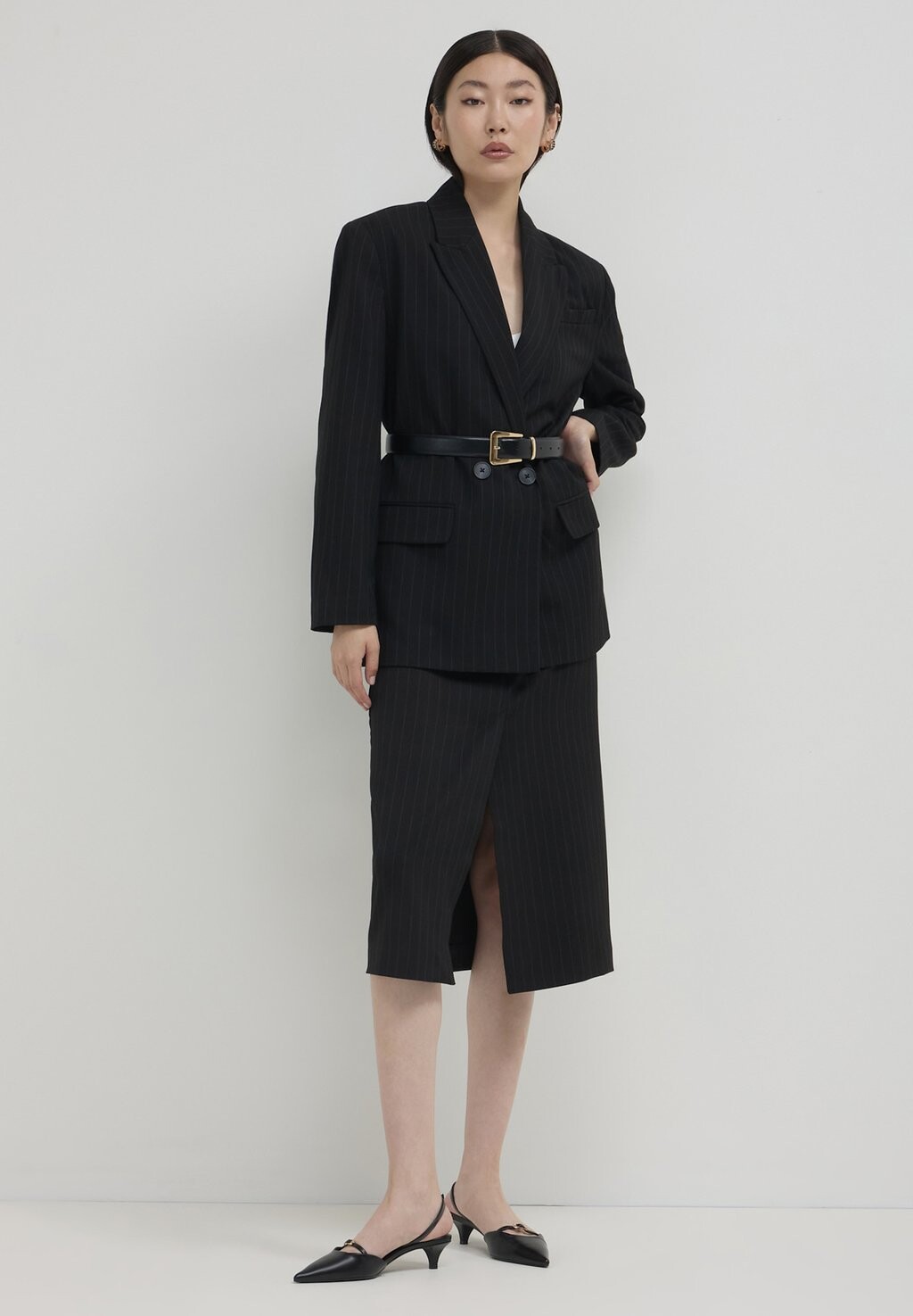 Блейзер DOPPIOPETTO GESSATA Calliope, черный
Блейзер DOPPIOPETTO GESSATA Calliope, черный