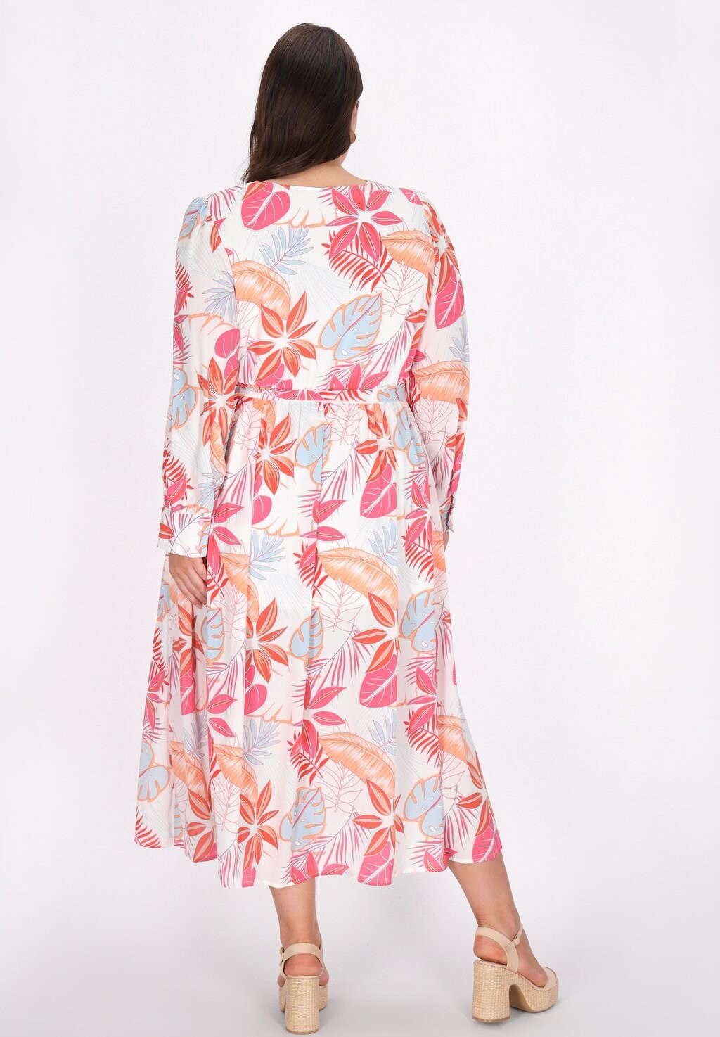 Повседневное платье usha, мультиколор
Повседневное платье usha, мультиколор