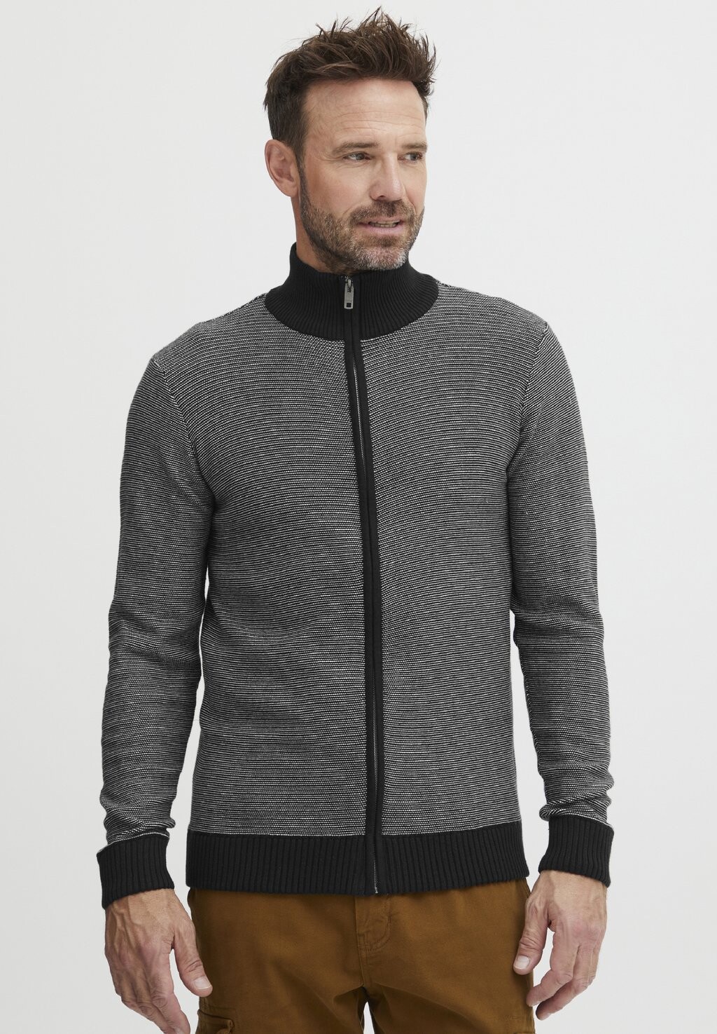 Кардиган FQLEWIS FQ1924, черный
Кардиган FQLEWIS FQ1924, черный