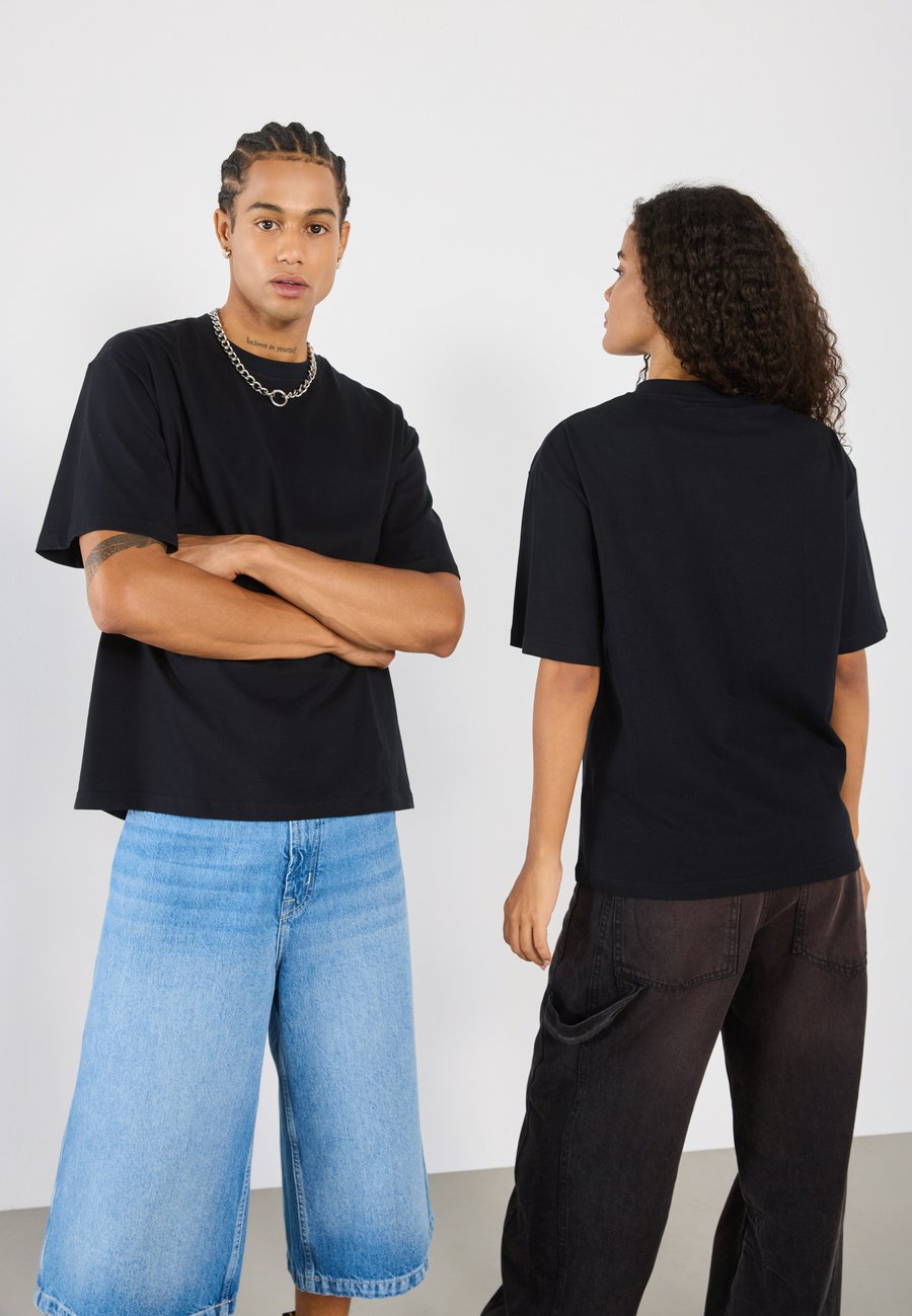 Футболка YOURTURN UNISEX BASIC BOXY T SHIRT, True Black/Black, Черный, Футболка YOURTURN UNISEX BASIC BOXY T SHIRT, True Black/Black
Футболка YOURTURN UNISEX BASIC BOXY T SHIRT, True Black/Black, Черный, Футболка YOURTURN UNISEX BASIC BOXY T SHIRT, True Black/Black