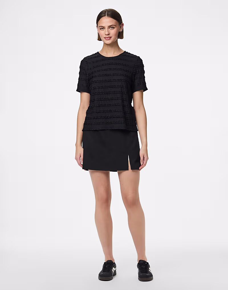 Pieces - Топ с короткими рукавами черного цвета
Pieces - Топ с короткими рукавами черного цвета